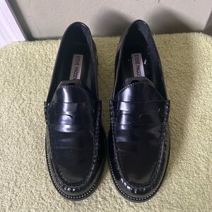 Steve Madden Glossy Black Women’s Slip-On Penny Loafers Sz7
